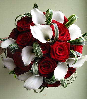 Red and white posy